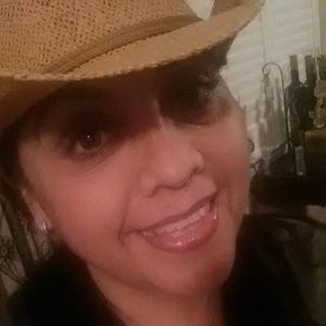 Meet your Posher, Lorena